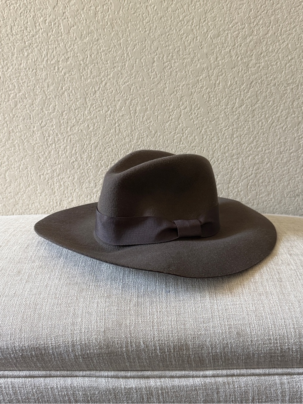 Uniqlo Classic Wide-Brim Felt Fedora in Dark gray hat